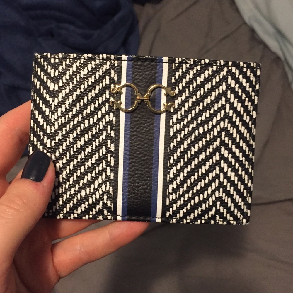 C. Wonder card holder